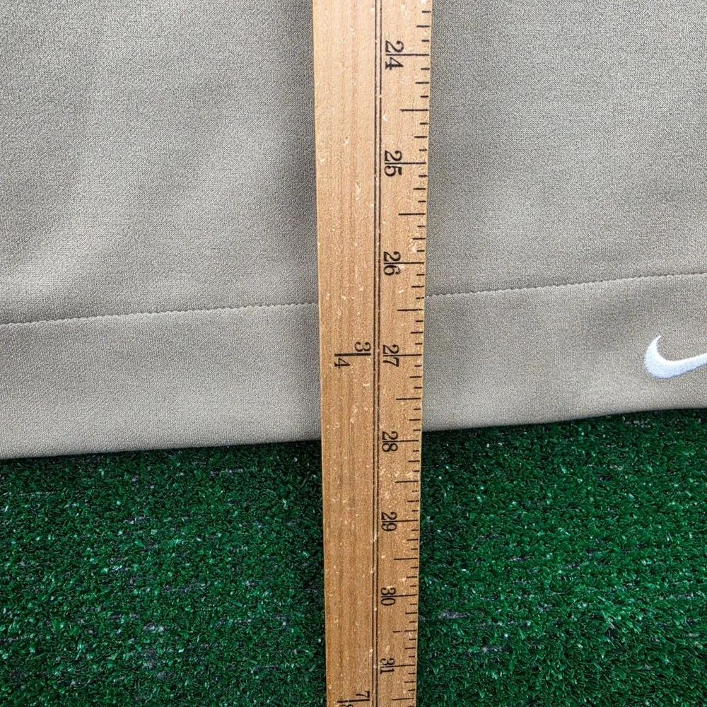 Nike Golf Dri Fit V-Neck Performance Sweater Vest Mens Medium Tan NWT 335843-235